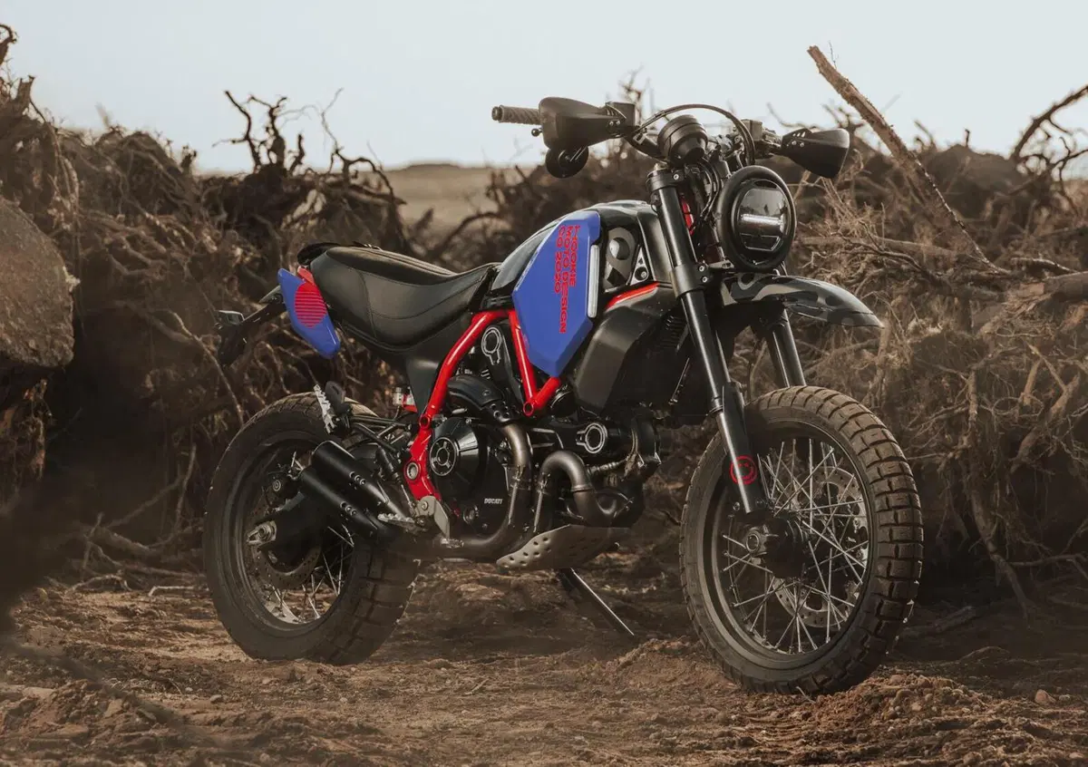 Hookie Co "Scorpion": special e kit per Ducati Scrambler Desert Sled