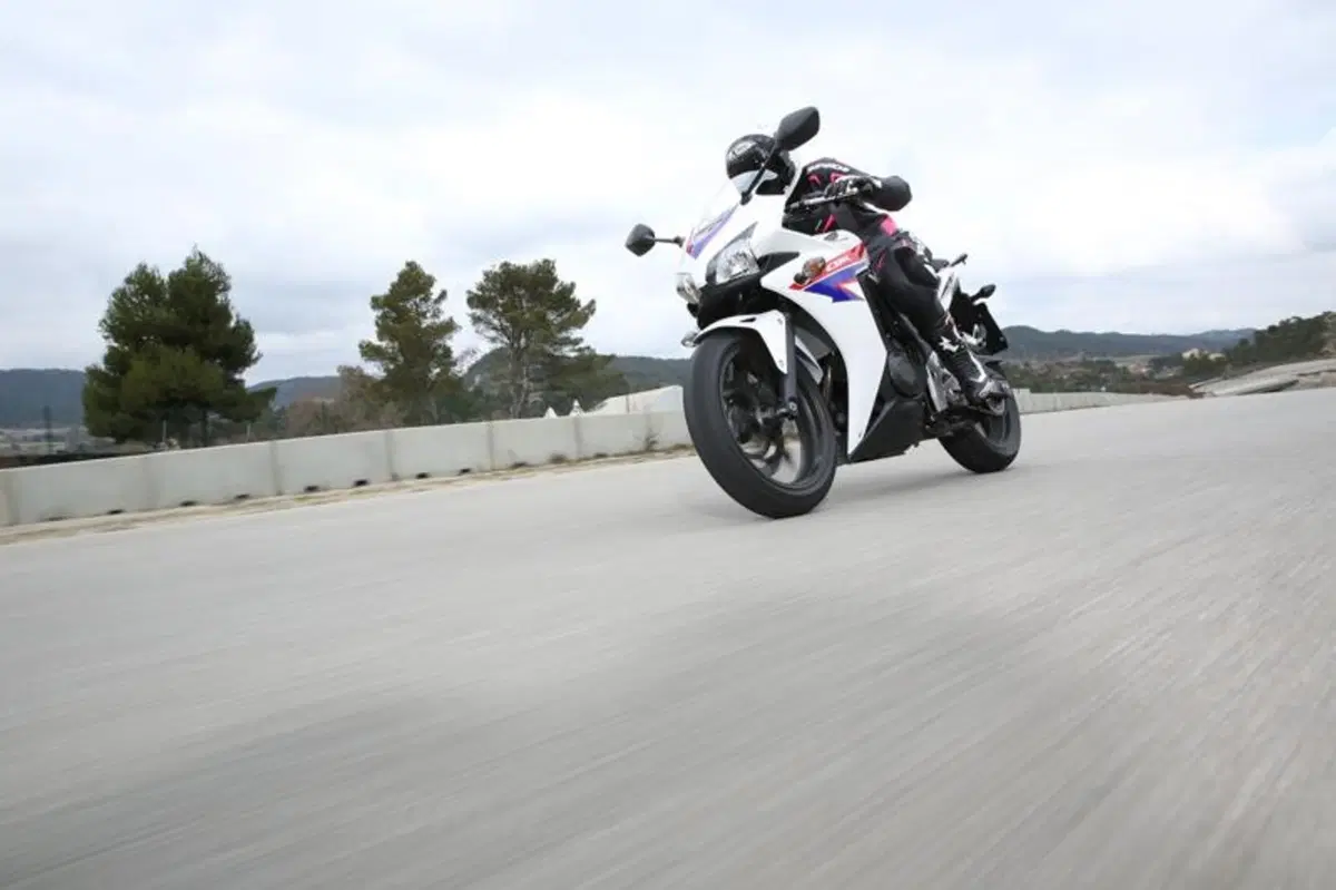 Honda CBR500R  (4)