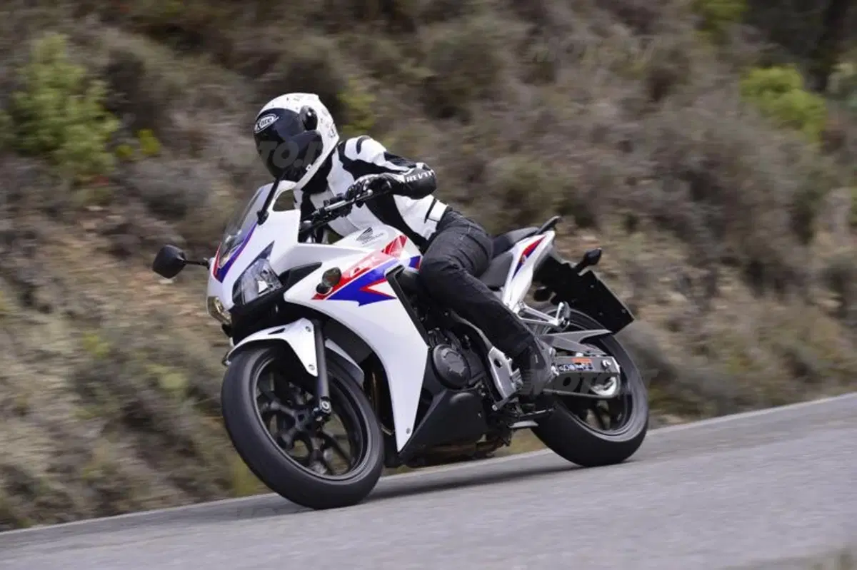Honda CBR500R  (10)
