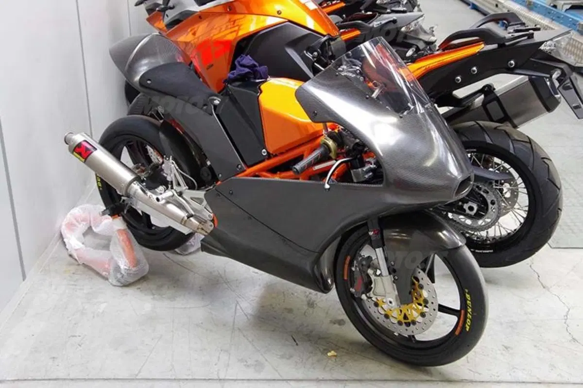 KTM: come nascono la RC250 Moto3 (video)