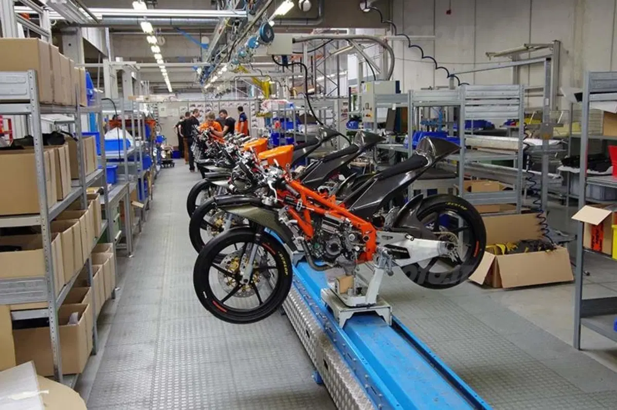 KTM: come nascono la RC250 Moto3 (video) (6)