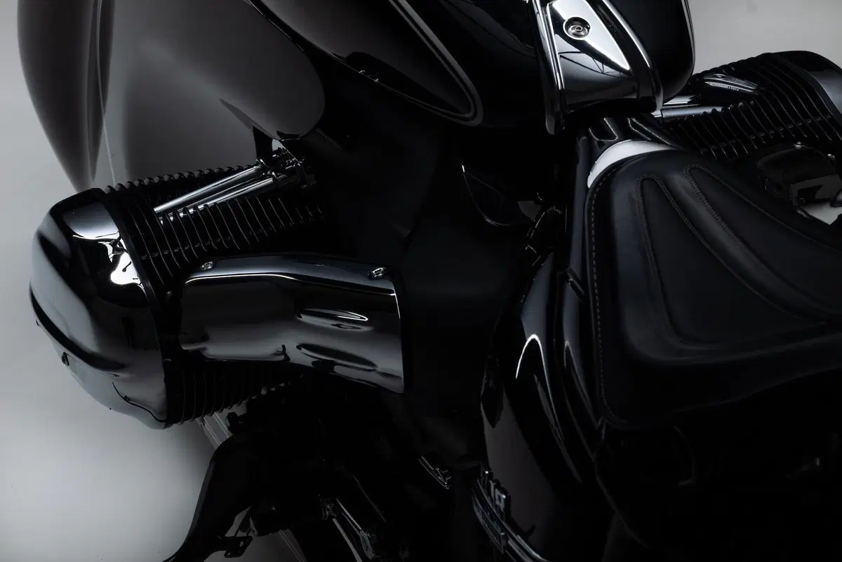 BMW R18 Spirit of Passion by Kingston Customs (25)