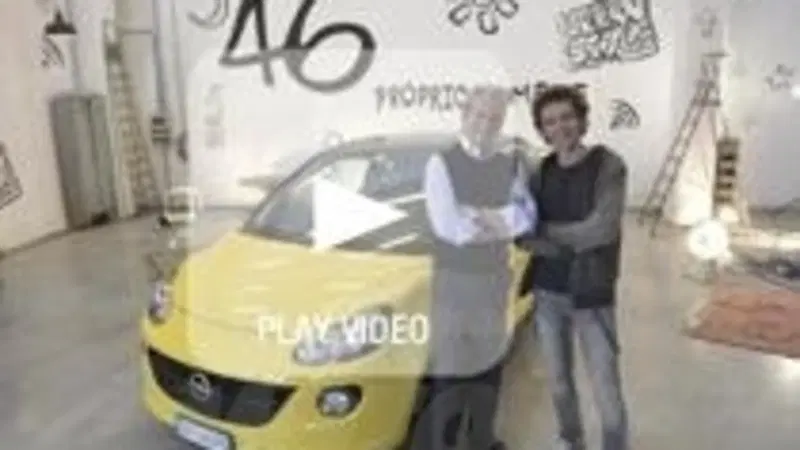 Outing di Valentino Rossi: "Io e Adam ci siamo messi insieme"