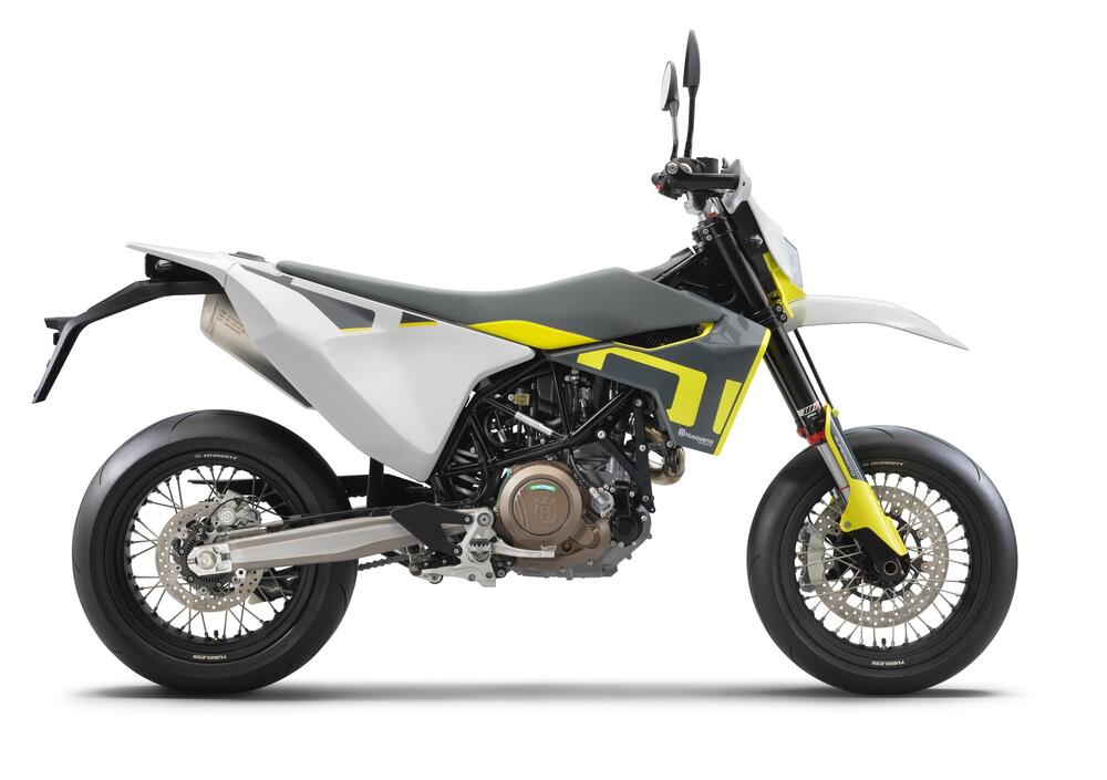 Husqvarna 701 Supermoto (2021) (2)