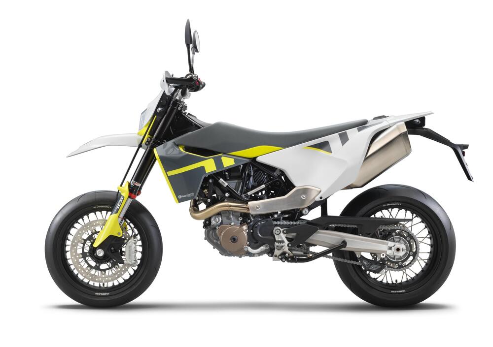 Husqvarna 701 Supermoto (2021) (4)