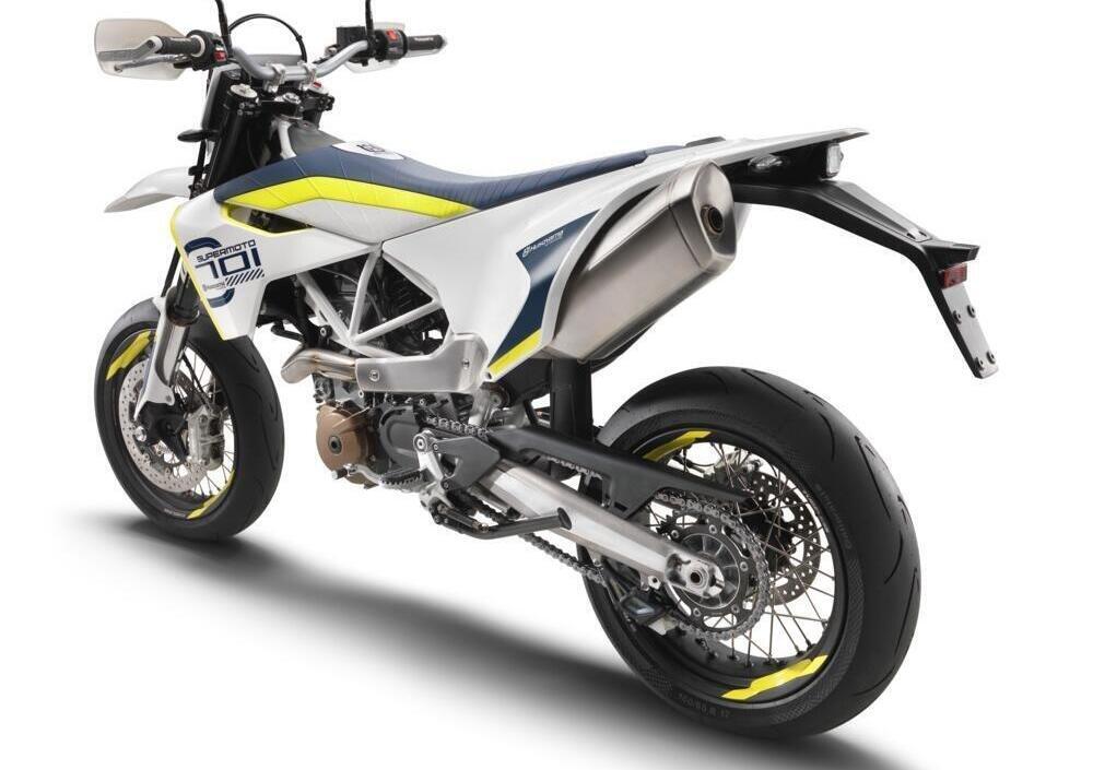 Husqvarna 701 Supermoto (2020) (3)