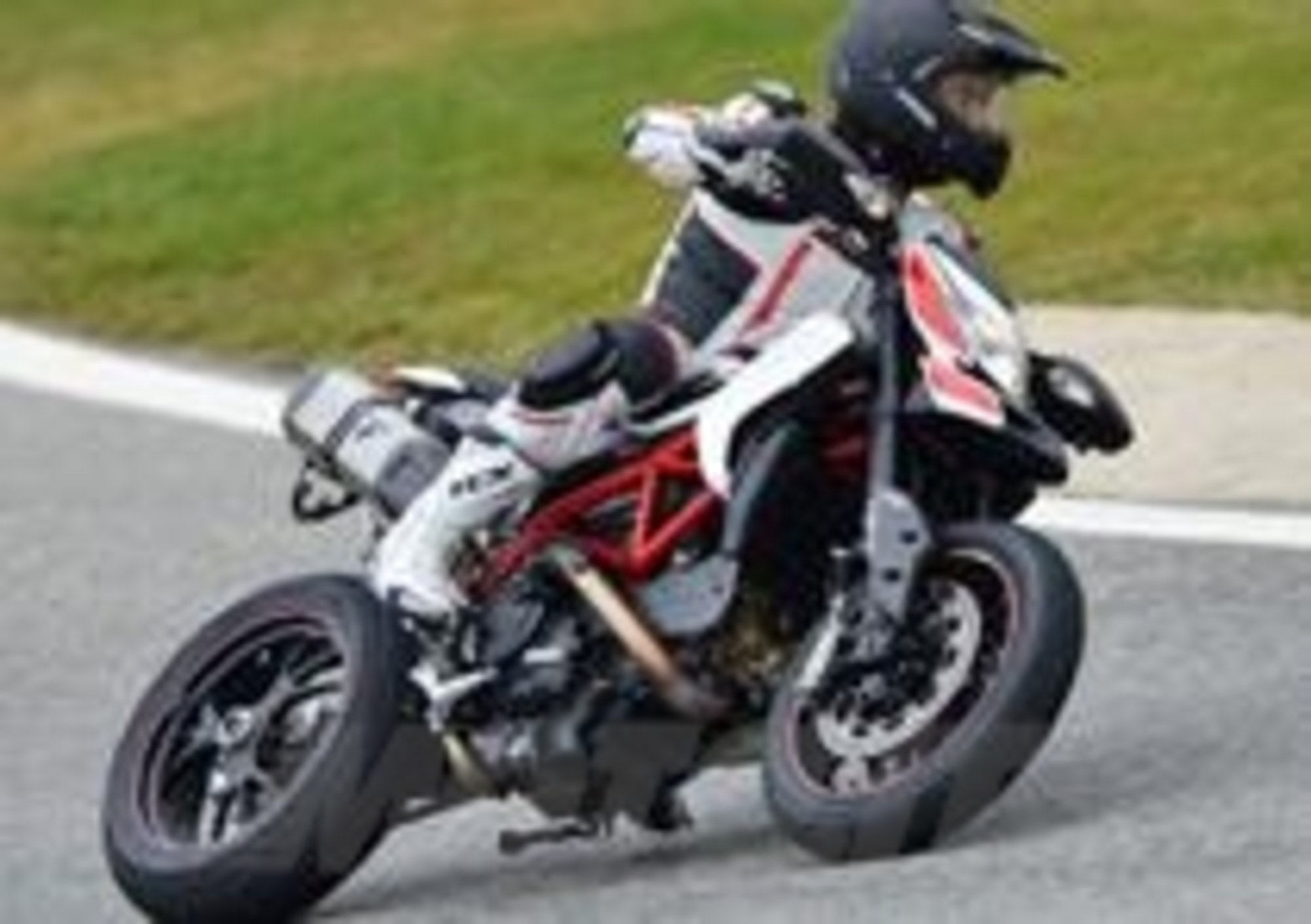 Ducati Hypermotard 2013 