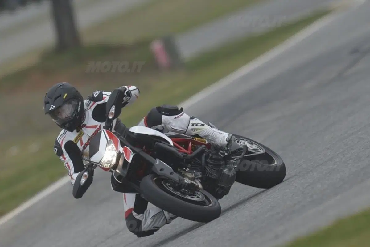 Ducati Hypermotard 2013  (2)