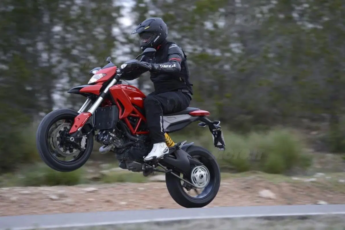 Ducati Hypermotard 2013  (3)