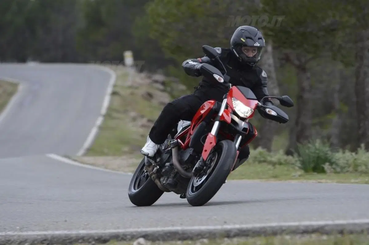 Ducati Hypermotard 2013  (5)