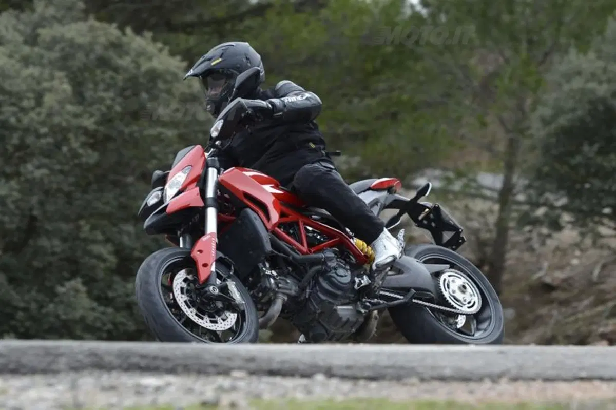 Ducati Hypermotard 2013  (9)