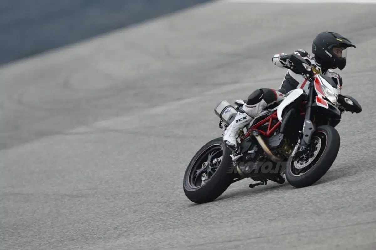 Ducati Hypermotard 2013  (16)