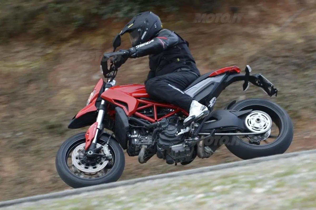 Ducati Hypermotard 2013  (17)