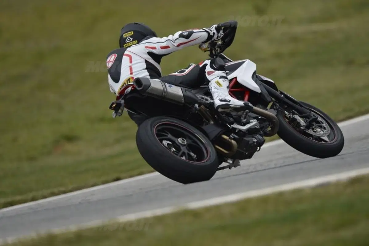 Ducati Hypermotard 2013  (18)