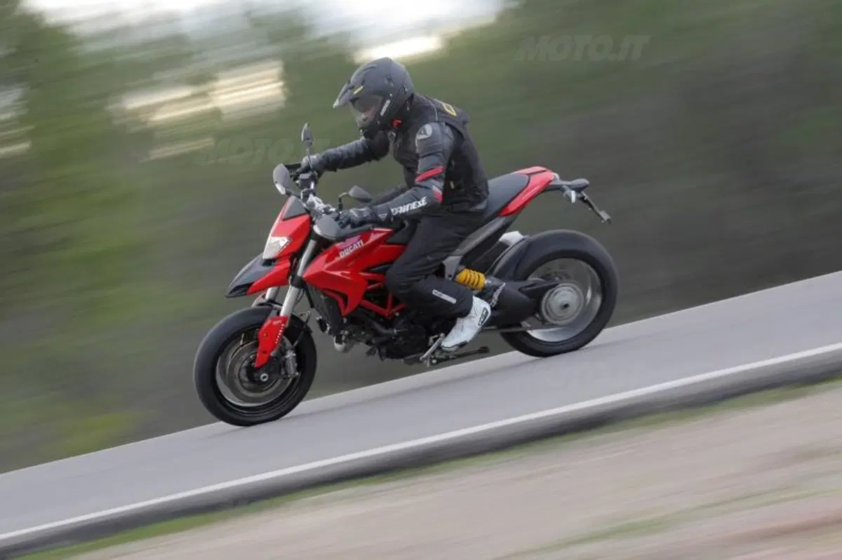 Ducati Hypermotard 2013  (19)