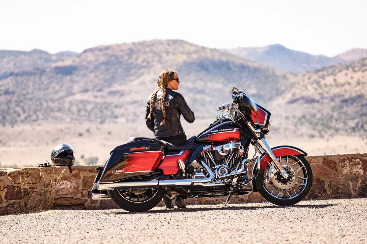 Harley-Davidson: aggiornamenti e novità per i modelli CVO 2021 (3)