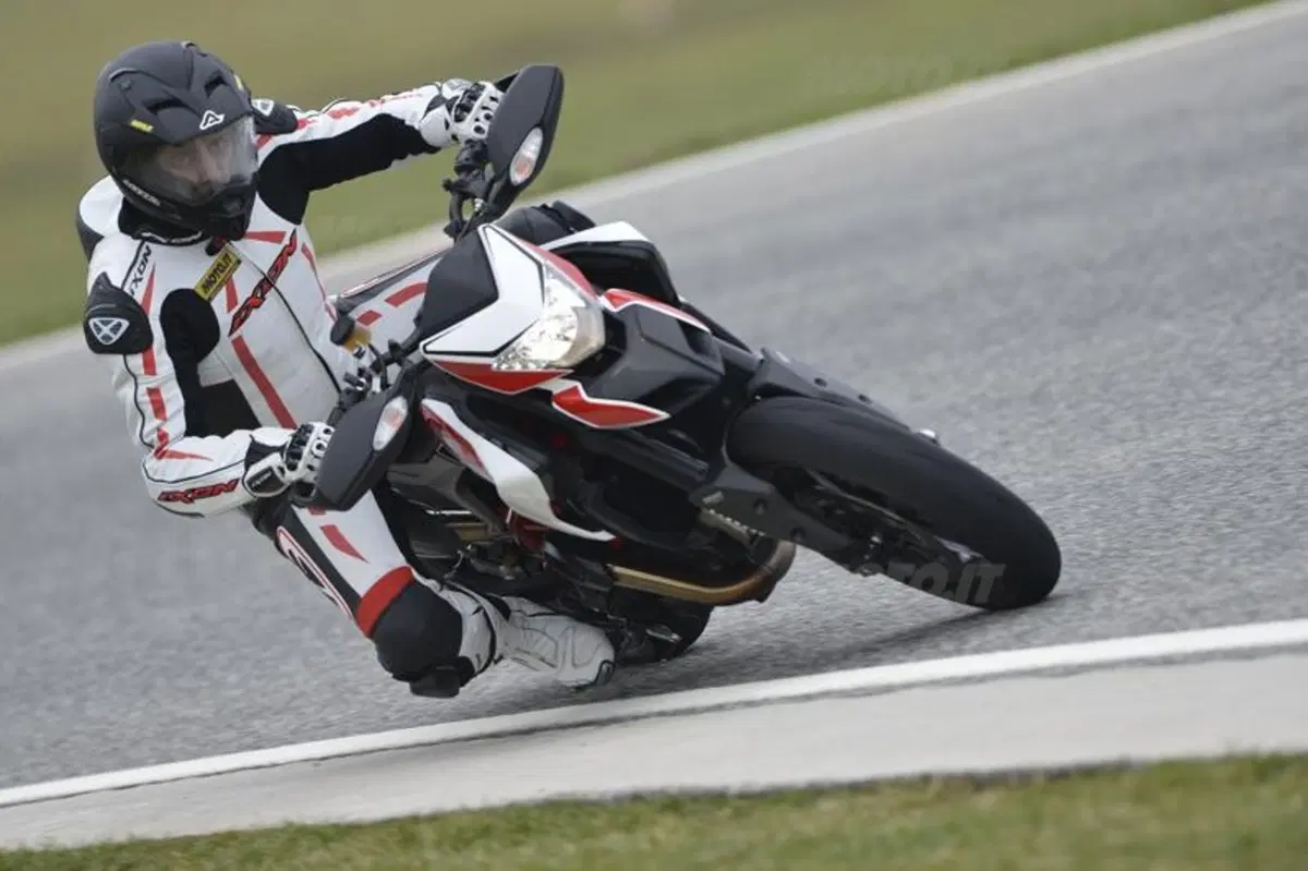 Ducati Hypermotard 2013  (25)