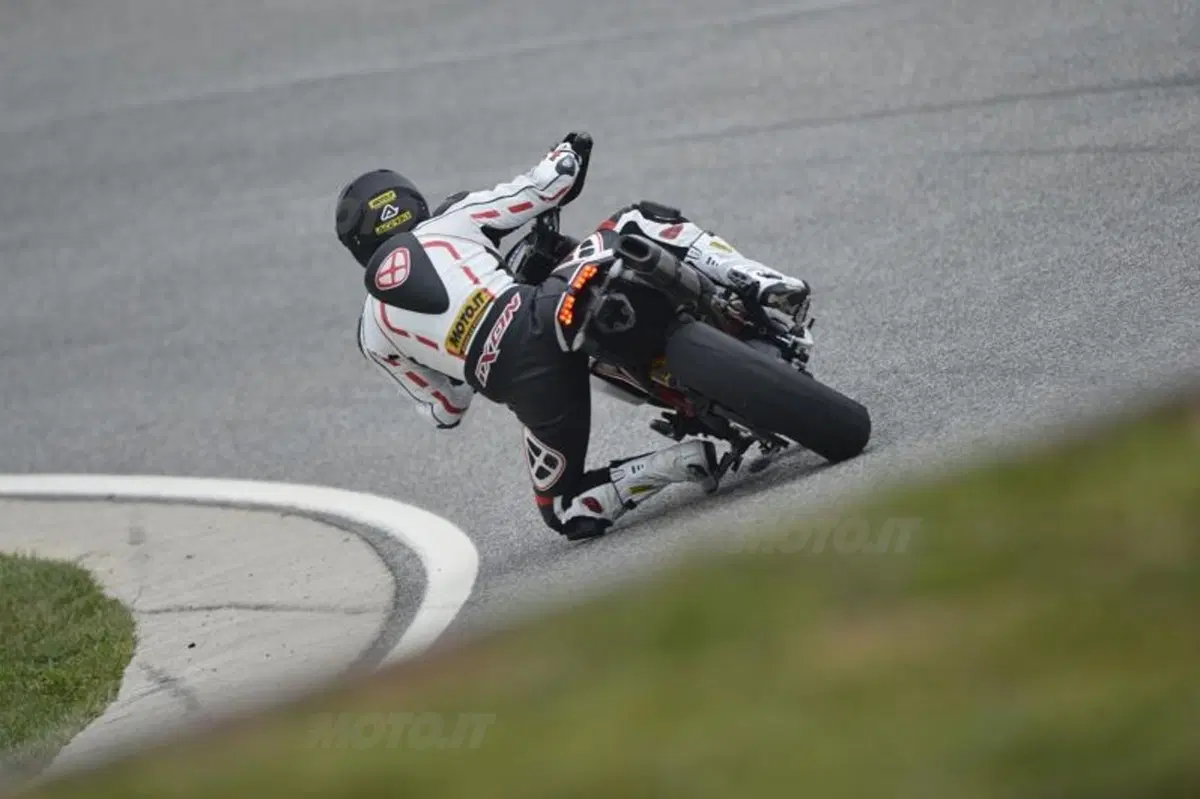 Ducati Hypermotard 2013  (27)