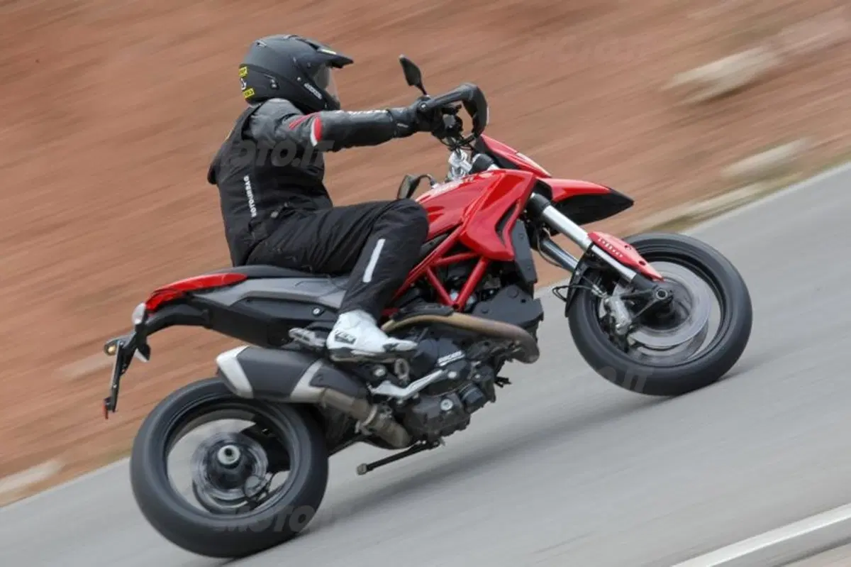 Ducati Hypermotard 2013  (28)