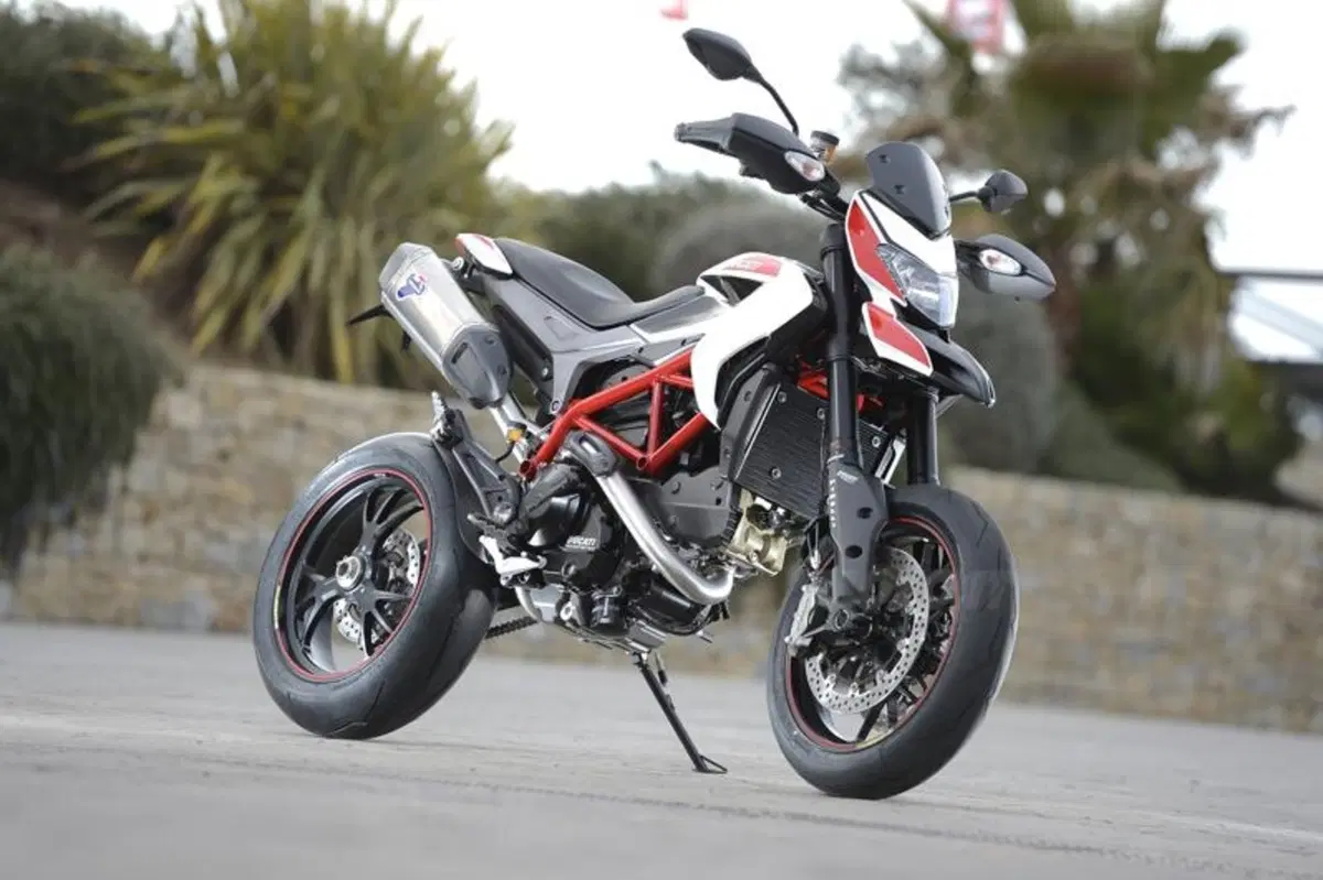 Ducati Hypermotard 2013  (31)