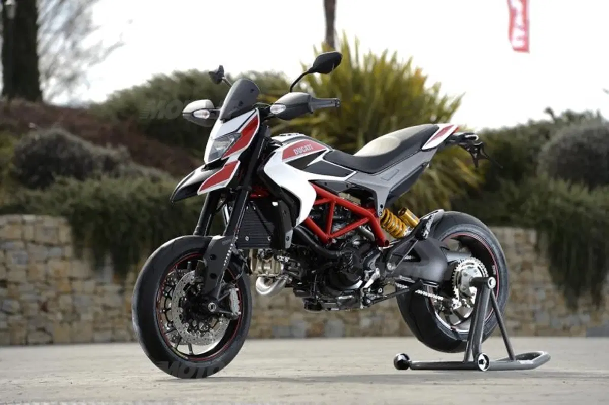 Ducati Hypermotard 2013  (34)