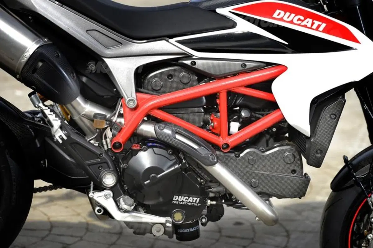 Ducati Hypermotard 2013  (42)