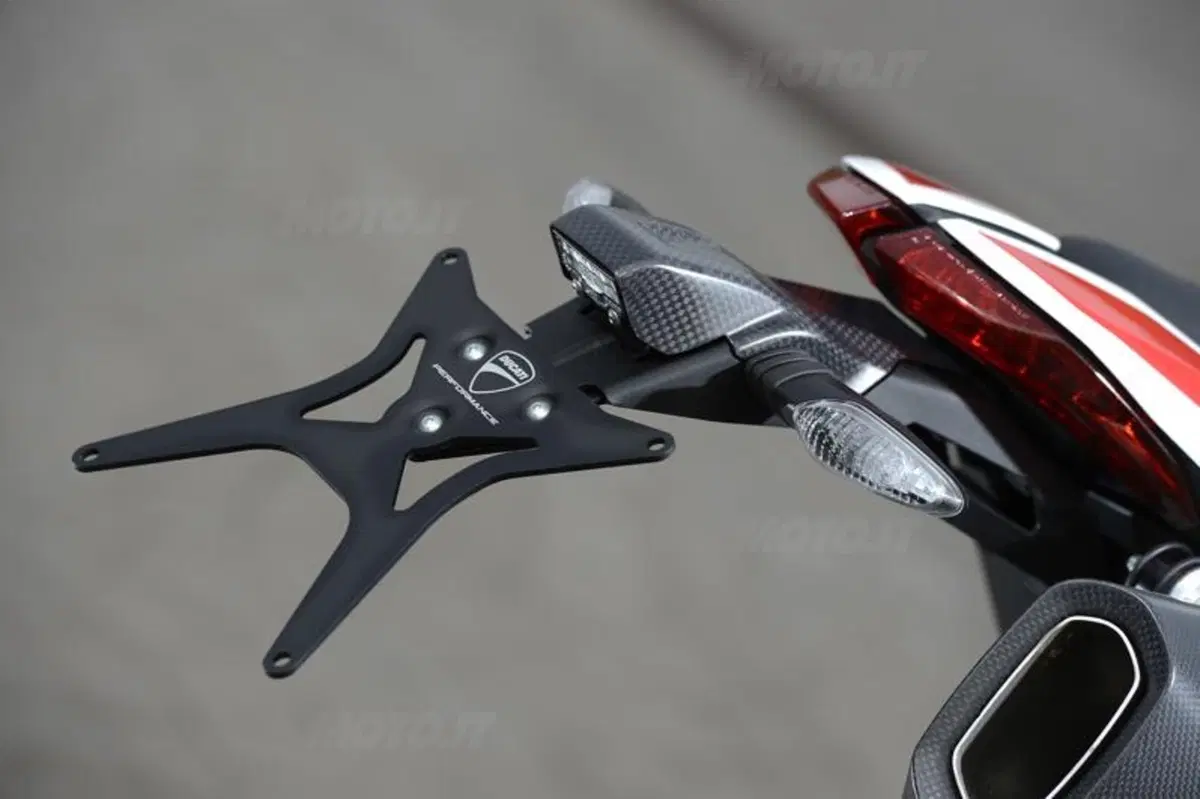 Ducati Hypermotard 2013  (43)