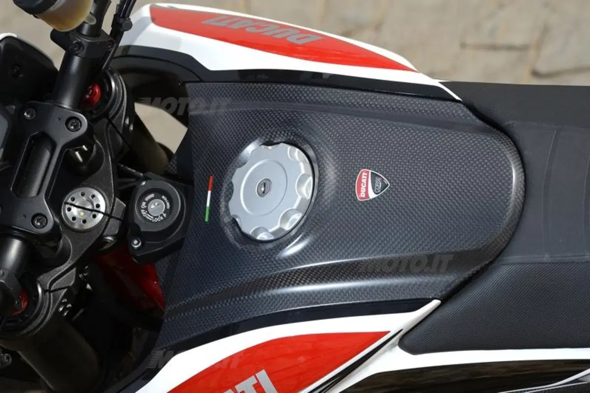 Ducati Hypermotard 2013  (44)