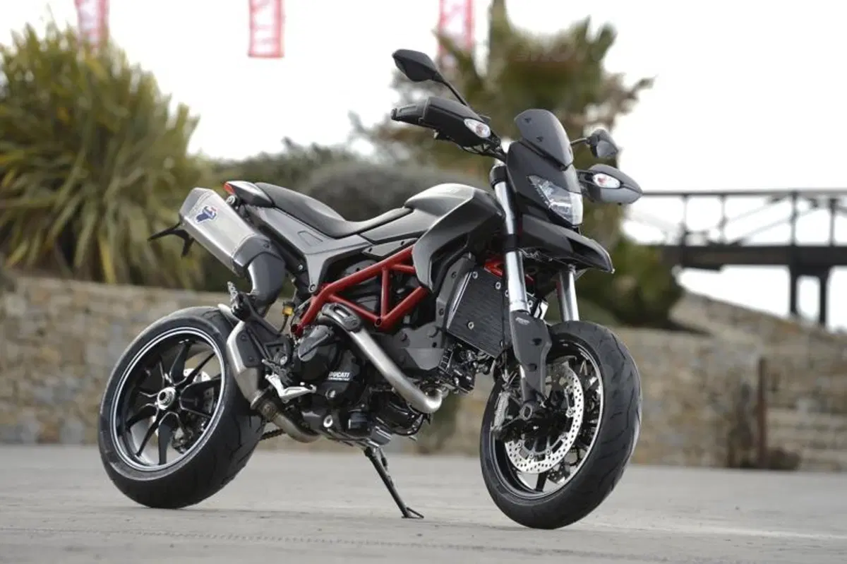 Ducati Hypermotard 2013  (47)
