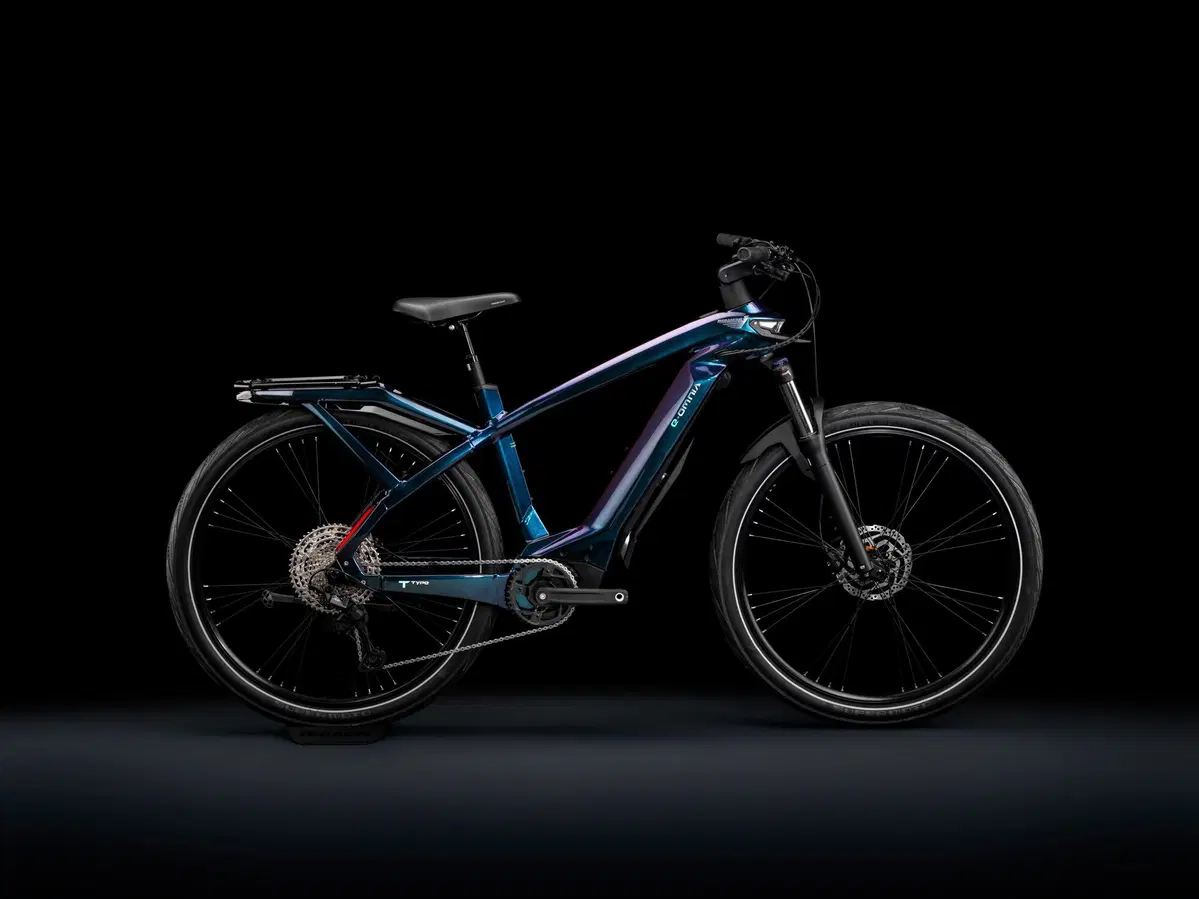 e-Omnia il nuovo progetto eBike di Bianchi che mette in sella Nico Rosberg