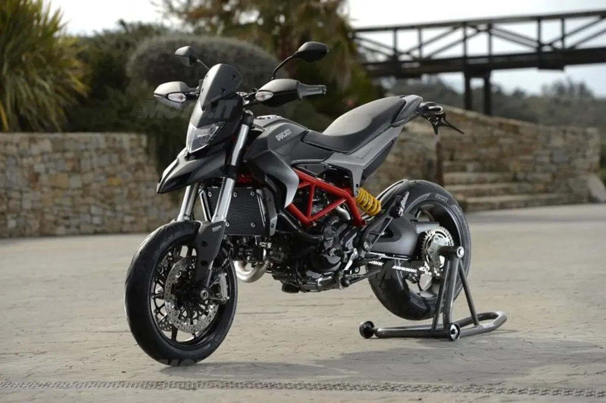 Ducati Hypermotard 2013  (50)