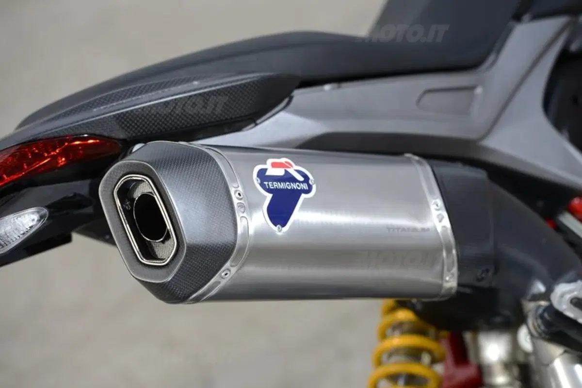 Ducati Hypermotard 2013  (51)