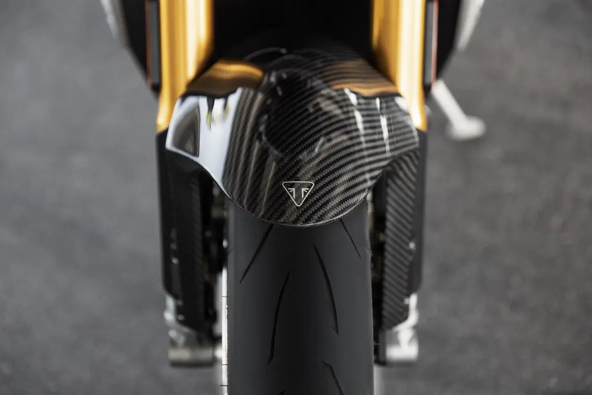 Triumph Speed Triple 1200 RS: tutti i dati e le immagini (5)