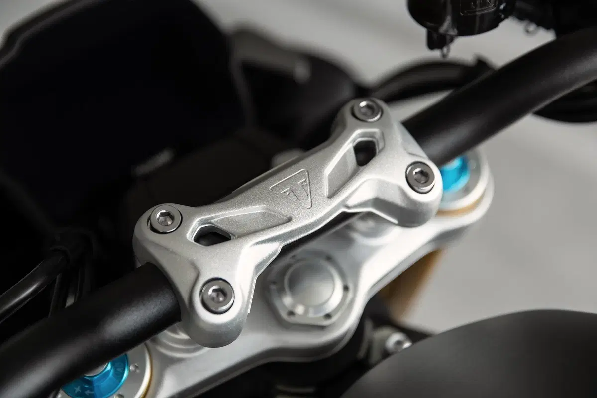 Triumph Speed Triple 1200 RS: tutti i dati e le immagini (4)