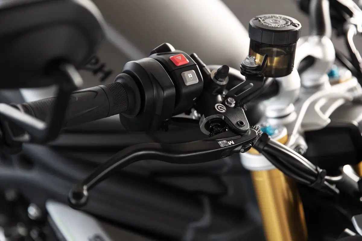 Triumph Speed Triple 1200 RS: tutti i dati e le immagini (6)