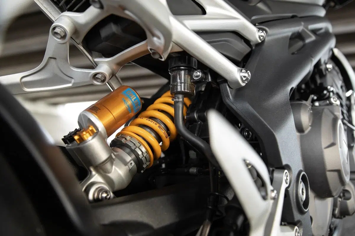 Triumph Speed Triple 1200 RS: tutti i dati e le immagini (11)