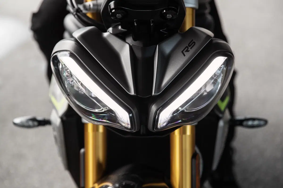 Triumph Speed Triple 1200 RS: tutti i dati e le immagini (12)
