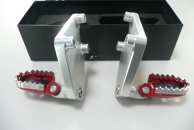 Coppia pedane off-road RIZOMA-HONDA per x-adv 750