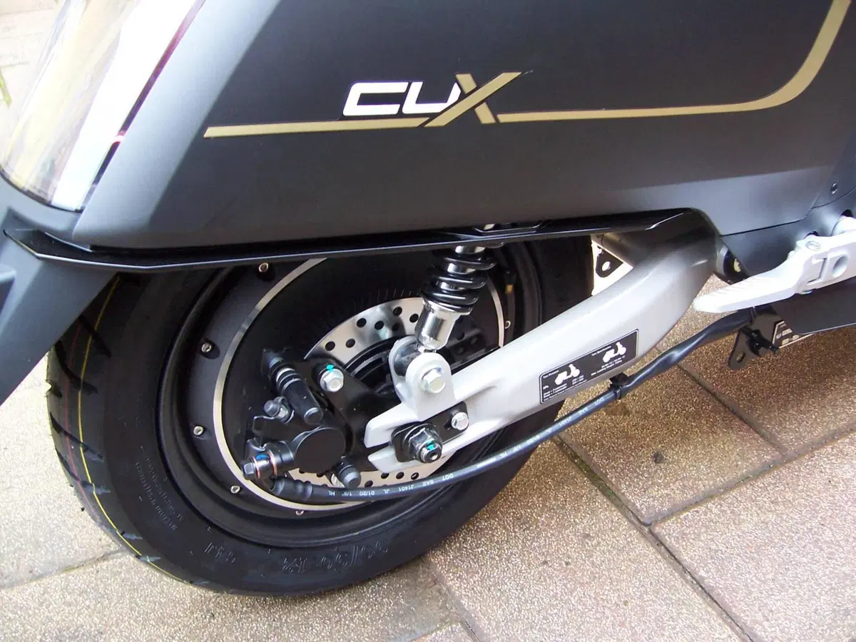 Super Soco Cux (2019 - 24) (6)