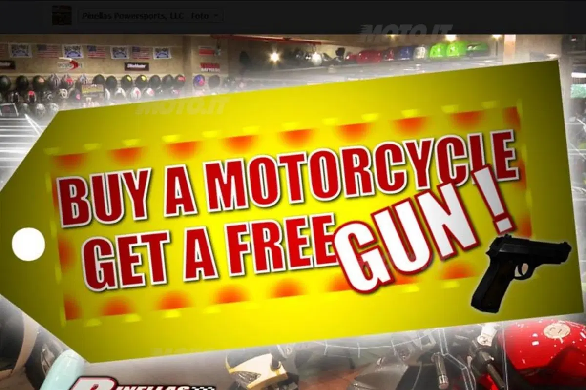 Compra una moto, ti regalo una pistola