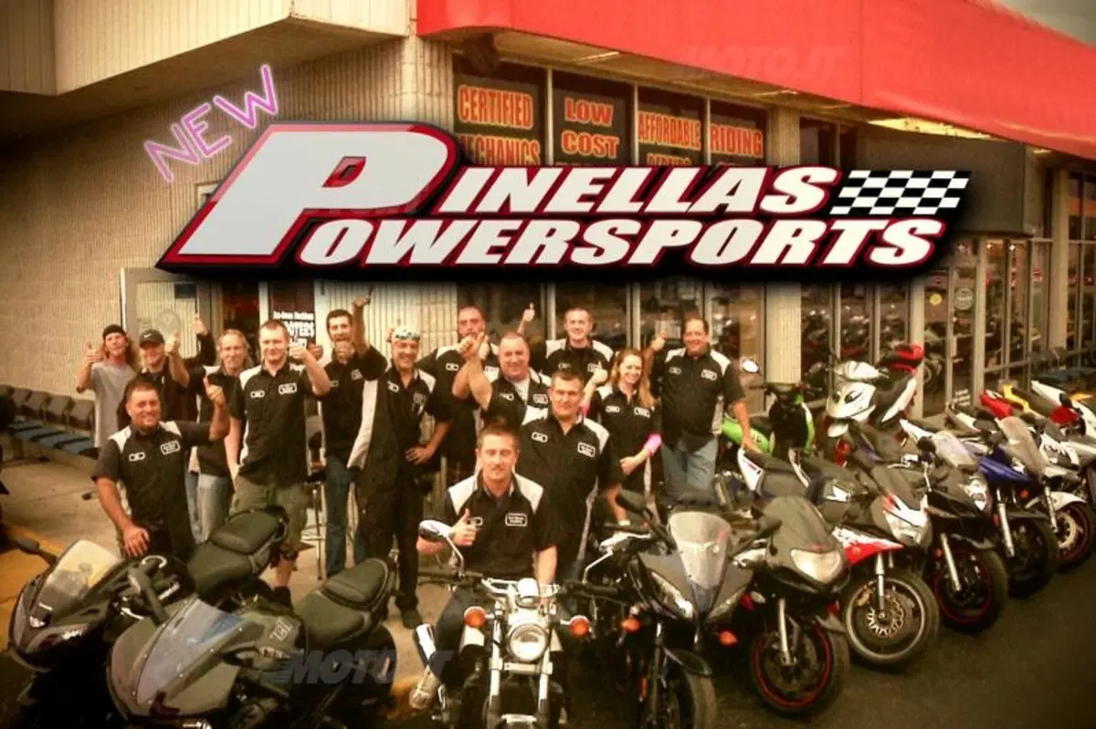 Compra una moto, ti regalo una pistola (3)