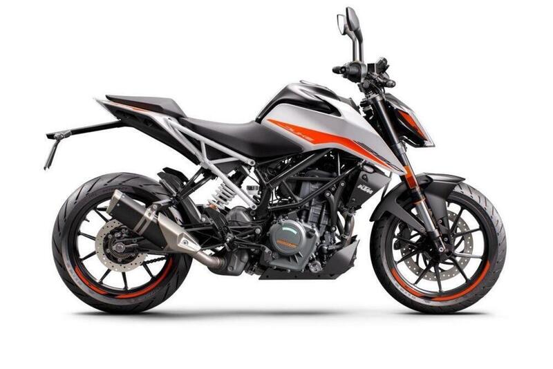 La KTM 390 Duke del 2021