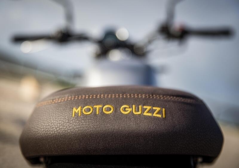 Moto Guzzi V7 V7 Stone Centenario (2021 - 22) (10)