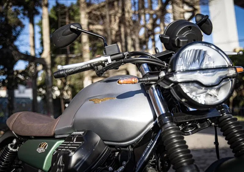Moto Guzzi V7 V7 Stone Centenario (2021 - 22) (11)
