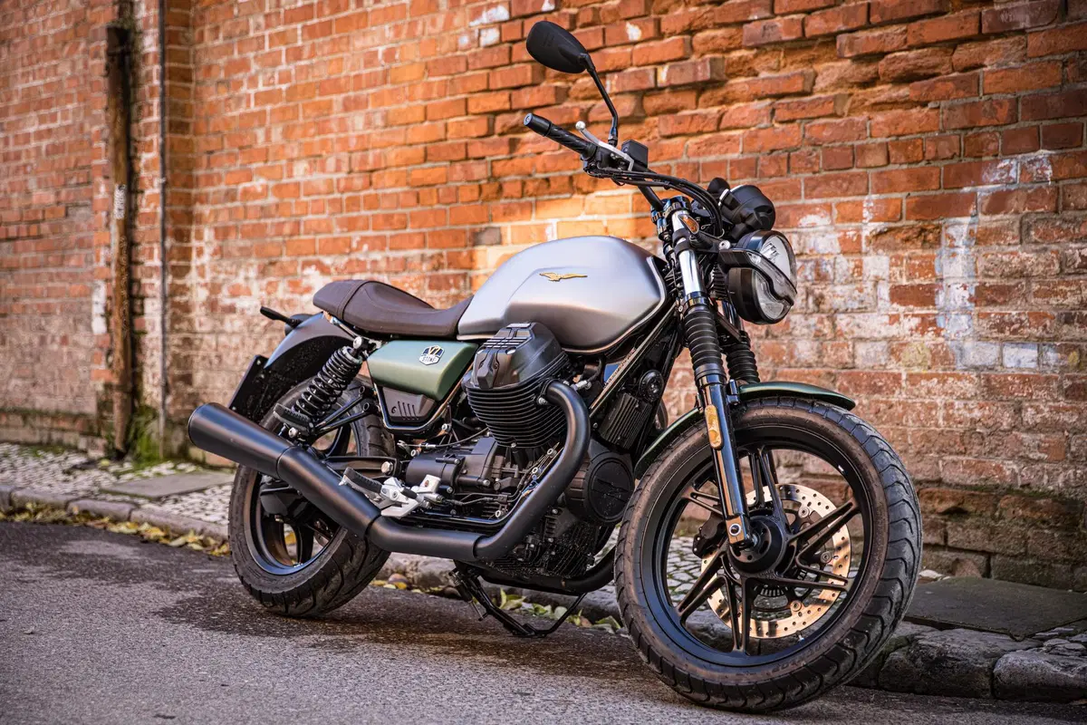 Moto Guzzi V7 V7 Stone Centenario (2021 - 22) (13)