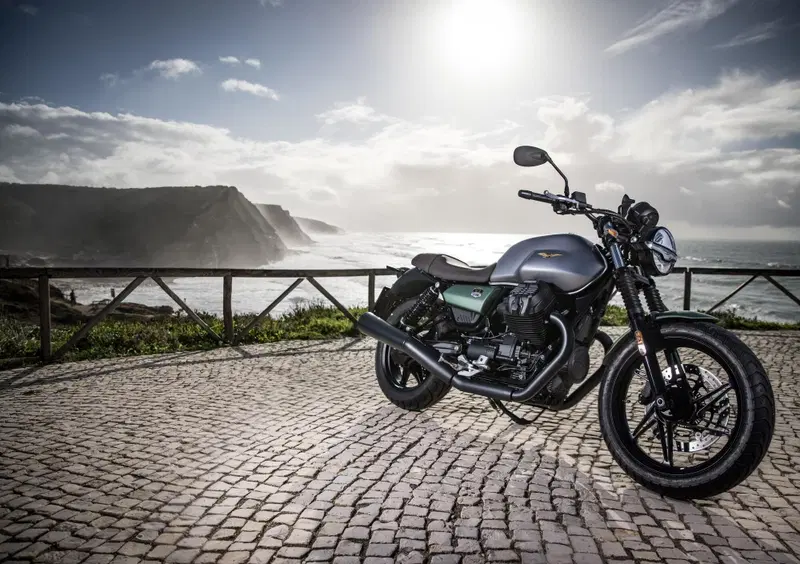 Moto Guzzi V7 V7 Stone Centenario (2021 - 22) (16)