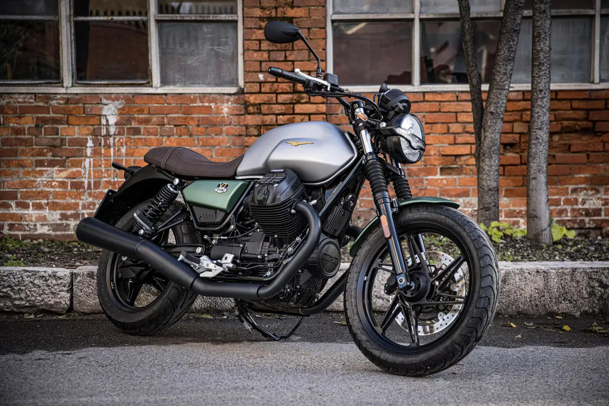 Moto Guzzi V7 V7 Stone Centenario (2021 - 22) (18)