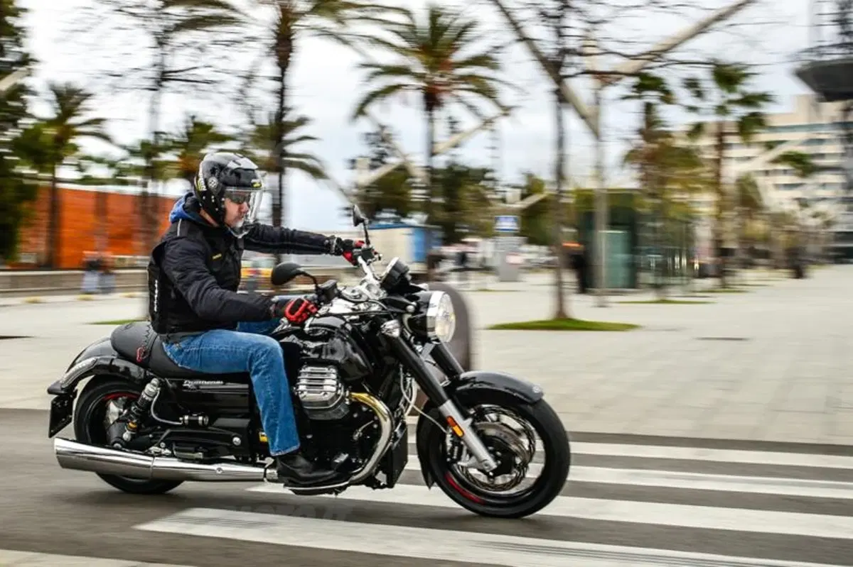 Moto Guzzi California Custom 1400