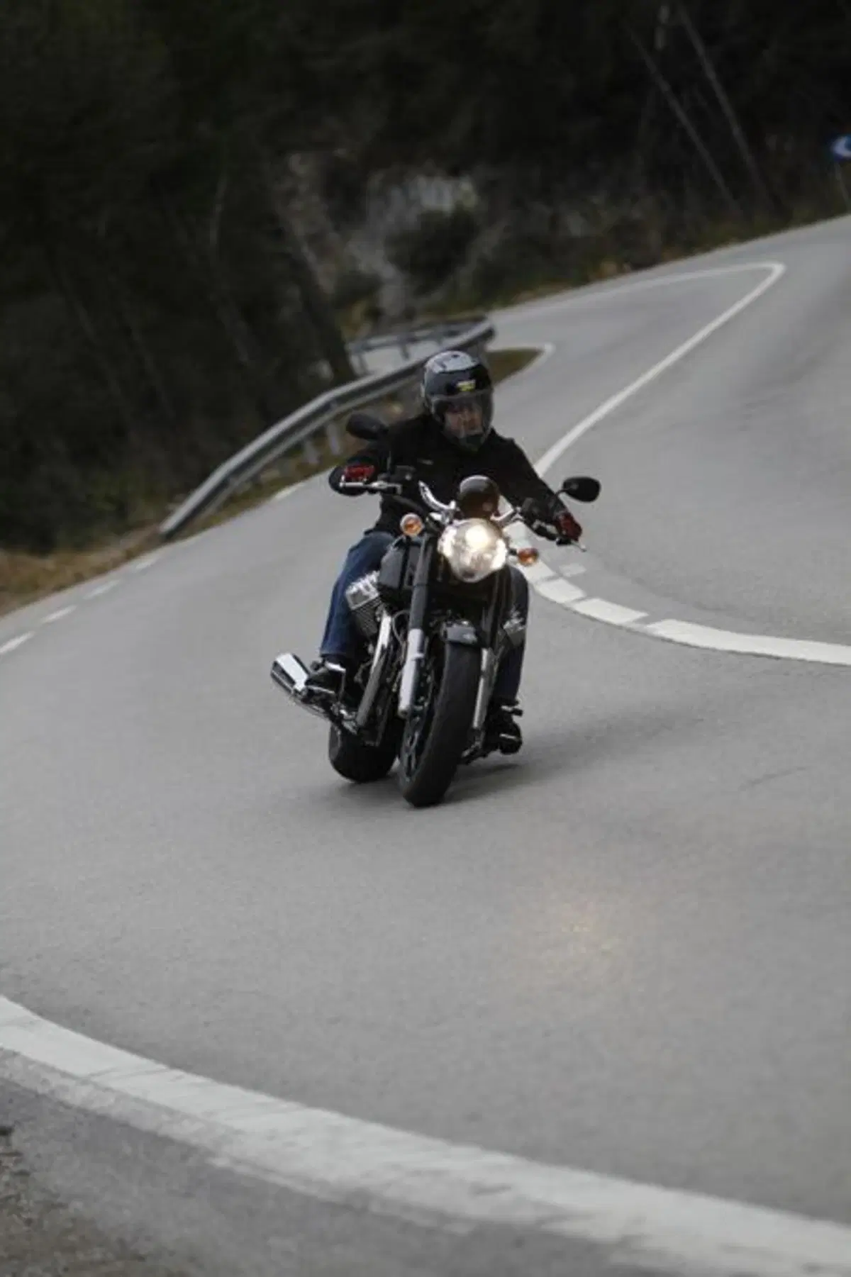 Moto Guzzi California Custom 1400 (8)