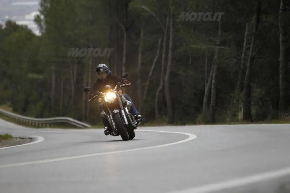 Moto Guzzi California Custom 1400 (9)